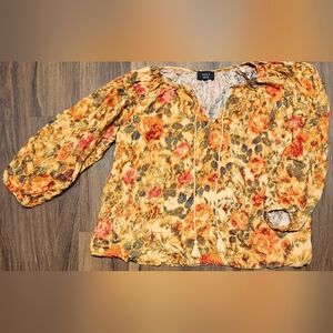 EUC Womens Sz Med Vici Peasant Style Blouse w Tassles & Watercolor Style Print